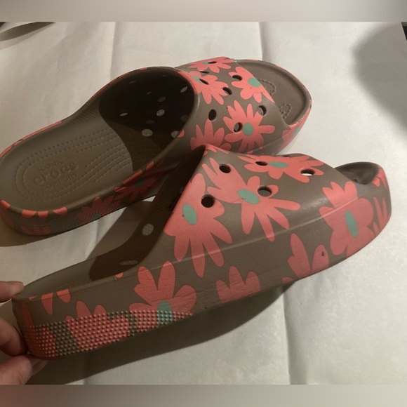 Crocs printed Platform Classic Slide - Picture 1 of 4